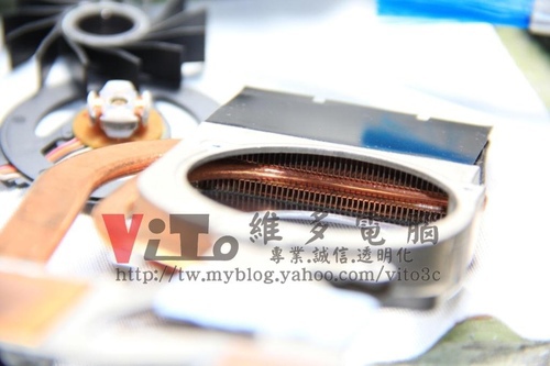 (筆電維修)華碩 ASUS W7S 開機白畫面後出現線條~彩色條紋破圖~開機有開機音效~顯卡故障維修實例 (筆電維修)華碩 ASUS W7S 開機白畫面後出現線條~彩色條紋破圖~開機有開機音效~顯卡故障維修實例
