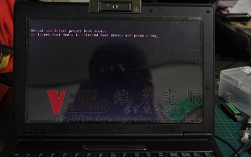 (筆電維修)華碩 ASUS F9S 開機畫面異常~顯卡破圖花屏線條~瑕疵顯卡過熱通病維修實例 (筆電維修)華碩 ASUS F9S 開機畫面異常~顯卡破圖花屏線條~瑕疵顯卡過熱通病維修實例