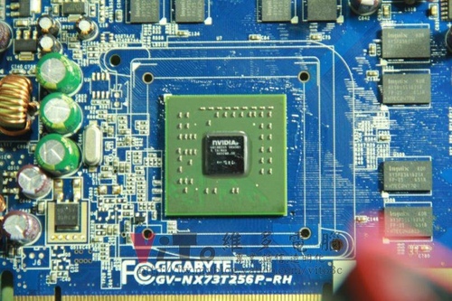 (顯卡維修)技嘉 NX73T256P-RH 開機破圖維修實例