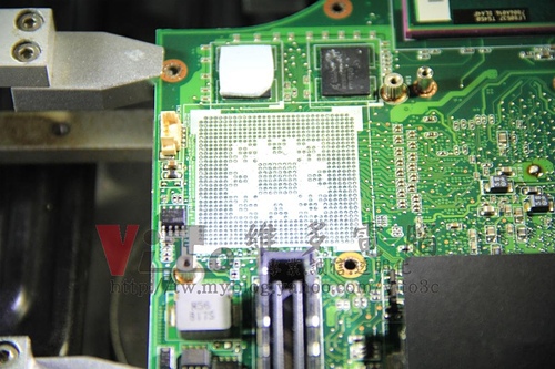(筆電維修)華碩 ASUS V2S 畫面顯示異常~顯示卡過熱老化~更換改良型白色封裝晶片維修實例 (筆電維修)華碩 ASUS V2S 畫面顯示異常~顯示卡過熱老化~更換改良型白色封裝晶片維修實例
