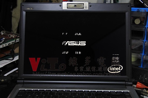 (筆電維修)華碩 ASUS F8SV 顯卡破圖~畫面顯示異常~畫面亂碼顯示~無法進作業系統重開機~顯示卡更換改良型晶片維修實例 (筆電維修)華碩 ASUS F8SV 顯卡破圖~畫面顯示異常~畫面亂碼顯示~無法進作業系統重開機~顯示卡更換改良型晶片維修實例
