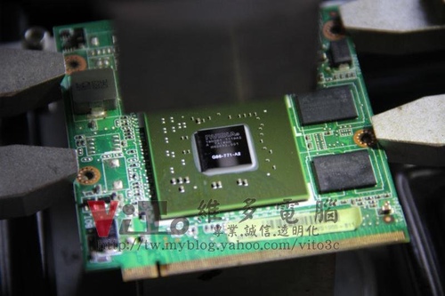 (筆電維修)華碩 ASUS F8SG 顯卡故障~畫面偏移~9300MG顯卡通病維修實例