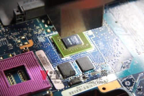(筆電維修)華碩 ASUS W7S (花花) 開機顯示時好時壞~顯卡故障導致畫面分割~維修實例