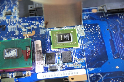 (筆電維修)華碩 ASUS W7S 開機白畫面~漸漸變咖啡色~有線條產生~顯示卡故障通病維修實例(2) (筆電維修)華碩 ASUS W7S 開機白畫面~漸漸變咖啡色~有線條產生~顯示卡故障通病維修實例(2)