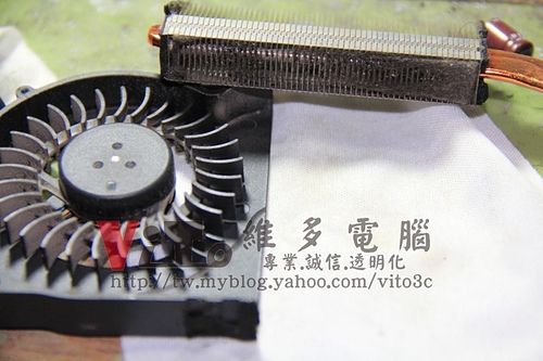 (筆電維修)華碩ASUS F5VL 顯示異常~畫面分格~破圖線條亂碼維修實例