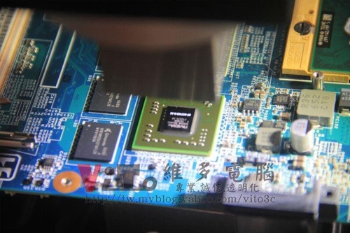 (筆電維修)新力 SONY VAIO VGN-C25T (PCG-6R9P) 開機有背光~但無畫面顯示~顯卡過熱開機黑屏維修實例 (筆電維修)新力 SONY VAIO VGN-C25T (PCG-6R9P) 開機有背光~但無畫面顯示~顯卡過熱開機黑屏維修實例