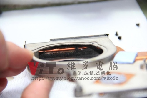 (筆電維修)惠普 COMPAQ Presario V3700 (V3708TX) 有背光沒畫面~N社顯卡過熱黑屏~升級溫控顯卡維修實例