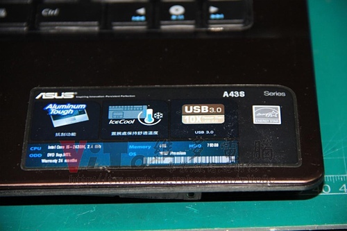 (筆電維修)華碩 ASUS A43S 觸控板進水~畫面閃爍~電池無法充電~筆電進水喝飲料維修實例