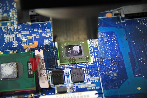 (筆電維修)華碩 ASUS W7S 顯示卡故障通病~顯示異常且無法進作業系統~畫面有線條維修實例 (筆電維修)華碩 ASUS W7S 顯示卡故障通病~顯示異常且無法進作業系統~畫面有線條維修實例