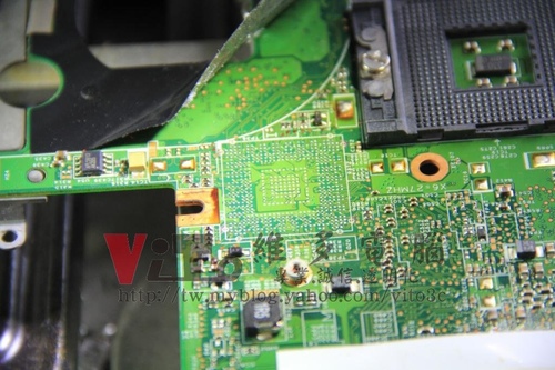 (筆電維修)惠普 COMPAQ Presario V3700 (V3708TX) 有背光沒畫面~N社顯卡過熱黑屏~升級溫控顯卡維修實例