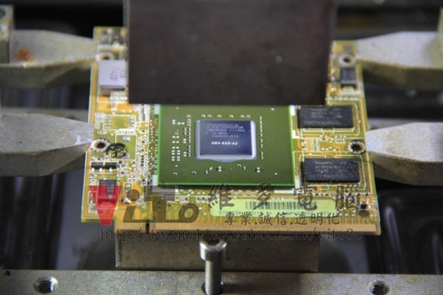 (筆電維修)華碩 ASUS F8SV 畫面亂碼花屏~白色線條畫面分格~無法進作業系統~顯卡故障維修實例