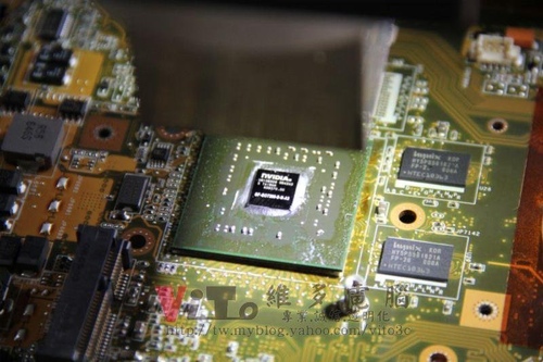 (筆電維修)華碩 ASUS F3T 開機白屏~畫面條紋維修實例