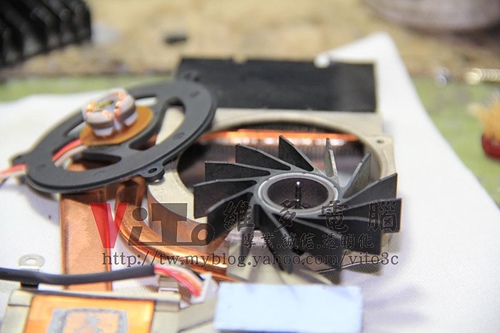 (筆電維修)華碩 ASUS W7J 畫面顯示異常~NVIDIA顯卡故障通病~花屏條紋~無法進入作業系統維修實例