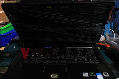 (筆電維修)華碩 ASUS G1S 開機彩色線條~畫面顯示異常~開機有音效沒畫面~作業系統中黑屏當機顯卡故障維修實例