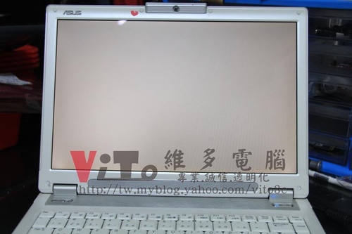 (筆電維修)華碩 ASUS W7J 開機白畫面~開機有開機音效~畫面變白有線條~GO7400顯卡過熱通病維修實例
