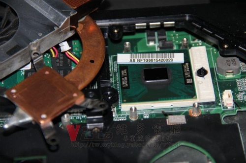 (筆電維修)華碩 ASUS A8J 顯卡開機畫面反白~開機白屏~獨立顯卡維修實例 (圖多)