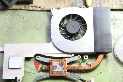 (筆電維修)華碩 ASUS F6S 畫面六分割~畫面異常~顯卡過熱~破圖花屏維修實例