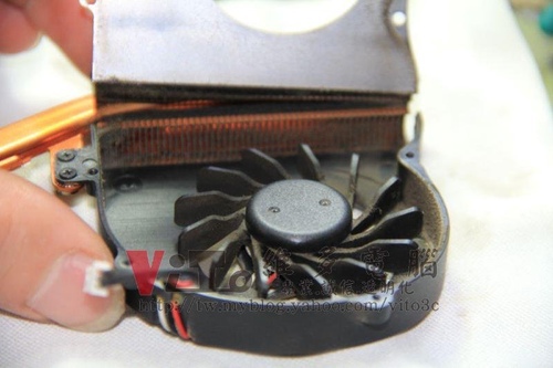 (筆電維修)宏碁 ACER ASPIRE 1652WLMi 藍底白字重開機~ATI顯卡故障導致系統不穩定維修實例