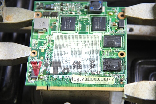(筆電維修)華碩 ASUS F8SV 畫面分割位移~多個畫面顯示異常~顯示卡故障維修實例 (筆電維修)華碩 ASUS F8SV 畫面分割位移~多個畫面顯示異常~顯示卡故障維修實例