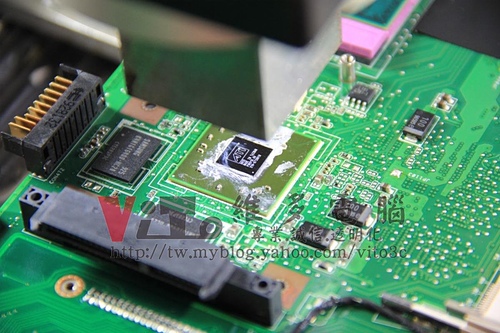 (筆電維修)華碩 ASUS F6VE 開機沒畫面~開機黑畫面~無法顯示~ATI顯示卡故障維修實例