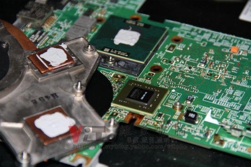 (筆電維修)康柏 COMPAQ V3000系列 NVIDIA顯卡導致開機沒畫面~黑屏維修實例 (筆電維修)康柏 COMPAQ V3000系列 NVIDIA顯卡導致開機沒畫面~黑屏維修實例