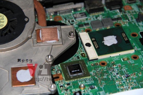 (筆電維修)惠普 HP Pavilion DV2000(DV2603TX) 開機綠色線條~顯卡故障六畫面分割~NVIDIA顯卡故障通病維修實例