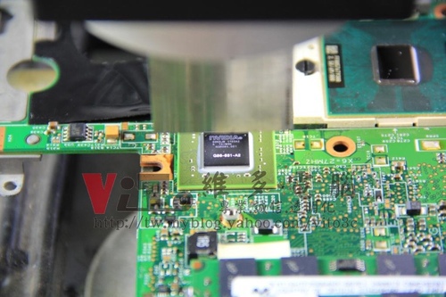(筆電維修)惠普 HP Presario DV2000(DV2756TX) 開機一長兩短B聲~8400M G顯卡故障~升級溫控型顯卡維修實例