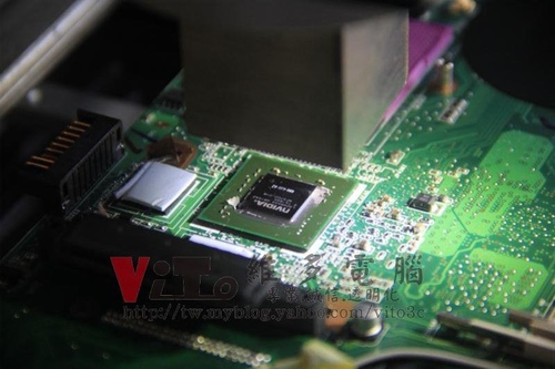(筆電維修)華碩 ASUS F9SG 開機畫面線條~9300MG顯卡過熱故障~開機線條破圖為修實例 (筆電維修)華碩 ASUS F9SG 開機畫面線條~9300MG顯卡過熱故障~開機線條破圖為修實例