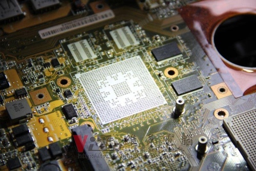 (筆電維修)華碩 ASUS F3T 開機白屏~畫面條紋維修實例