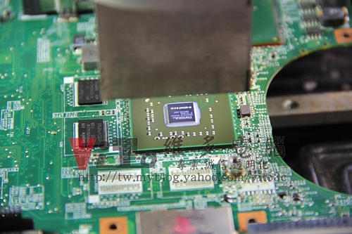 (筆電維修)康柏 COMPAQ DV6000(DV6215TX) 畫面反白變色~螢幕顯示異常~外接VGA顯示亂碼~顯卡故障通病維修實例