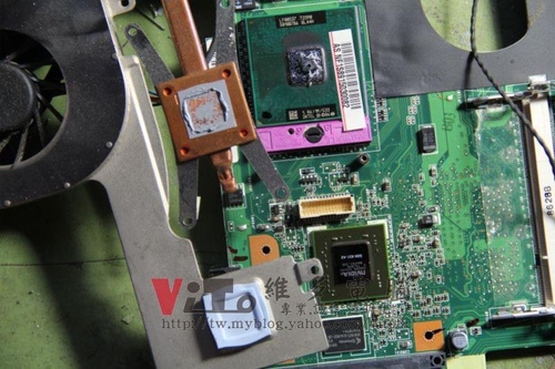 (筆電維修)華碩 ASUS F6S 畫面分格~畫面顯示六分割~9300M G顯卡故障維修實例 (筆電維修)華碩 ASUS F6S 畫面分格~畫面顯示六分割~9300M G顯卡故障維修實例