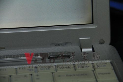 (筆電維修)新力 VAIO VGN-C25T (PCG-6R9P) 畫面錯亂~顏色異常~NVIDIA 7400顯卡故障維修實例