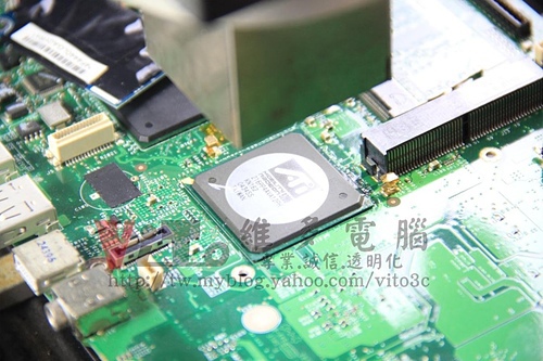 (筆電維修)蘋果 APPE iBOOK G4 A1054 白畫面白屏~開機畫面反白線條~顏色漸變~面板故障維修實例
