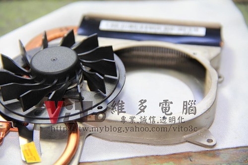 (筆電維修)華碩 ASUS F6S 開機斷電又再次開機~電源燈閃爍無法開機~顯卡短路故障維修實例