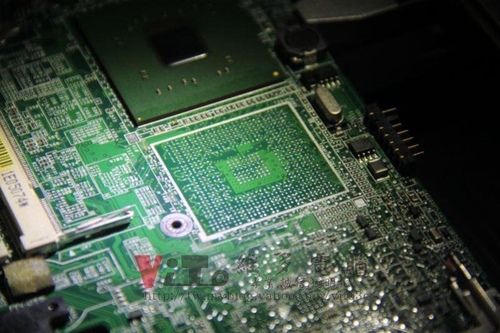 (筆電維修)華碩 ASUS V6800V (V6000 V6V) 畫面顯示異常~作業系統條紋破圖維修實例 (筆電維修)華碩 ASUS V6800V (V6000 V6V) 畫面顯示異常~作業系統條紋破圖維修實例