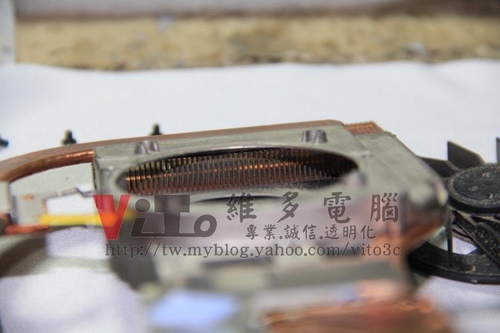 (筆電維修)華碩 ASUS A8DC 畫面分割~顯卡故障~顯示異常~升級顯卡晶片維修實例 (筆電維修)華碩 ASUS A8DC 畫面分割~顯卡故障~顯示異常~升級顯卡晶片維修實例