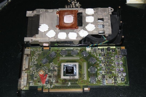 (顯卡維修)華碩 ASUS EN9800GT TOP 開機破圖~抓不到顯卡~開機黑屏維修實例