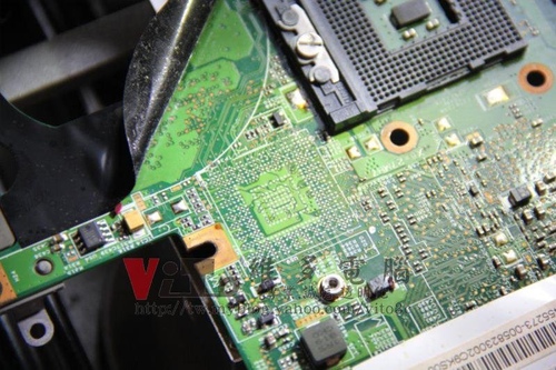 (筆電維修)康柏 COMPAQ Presario V3000 (V3806TX) 開機有背光但沒畫面~NVIDIA顯卡故障維修實例