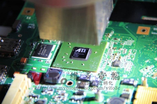 (筆電維修)華碩 ASUS F5V 顯卡故障導致開機沒畫面~無法開機~外接螢幕有線條產生維修實例