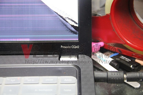 (筆電面板更換)康柏COMPAQ Preasrio CQ42 面板LCD破裂更換維修實例