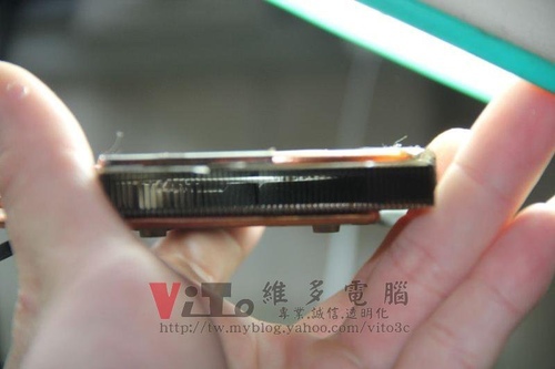 (筆電維修)華碩 ASUS A8J 顯卡開機畫面反白~開機白屏~獨立顯卡維修實例 (圖多)