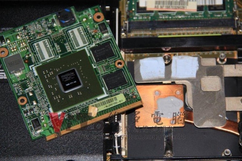 (筆電維修)華碩 ASUS F8S 顯卡故障~更換2011年白色封裝的改良溫控晶片維修實例