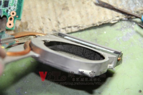 (筆電維修)華碩 ASUS F6S 畫面分格~畫面顯示六分割~9300M G顯卡故障維修實例 (筆電維修)華碩 ASUS F6S 畫面分格~畫面顯示六分割~9300M G顯卡故障維修實例