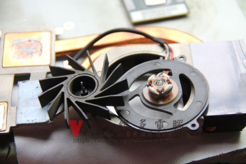 (筆電維修)華碩 ASUS W7S (花花) 開機顯示時好時壞~顯卡故障導致畫面分割~維修實例