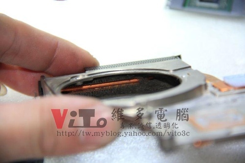 (筆電維修)惠普 COMPAQ V3700(V3903TX) 開機有背光沒畫面顯示~8400顯卡故障無法開機維修實例