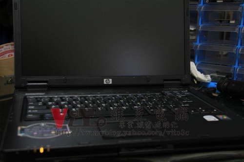 (筆電維修)惠普 HP NX6320 插電後~電池燈恆亮~開機後沒畫面顯示~無法開機維修實例