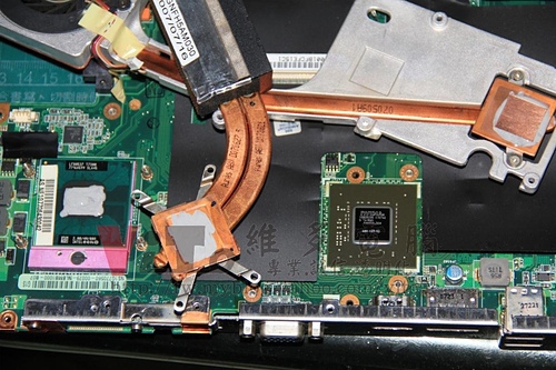 (筆電維修)華碩 ASUS G1S 開機彩色線條~畫面顯示異常~開機有音效沒畫面~作業系統中黑屏當機顯卡故障維修實例