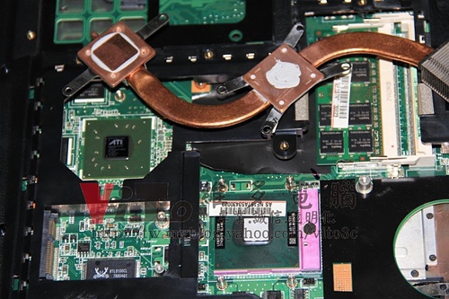 (筆電維修)華碩ASUS F5VL 顯示異常~畫面分格~破圖線條亂碼維修實例