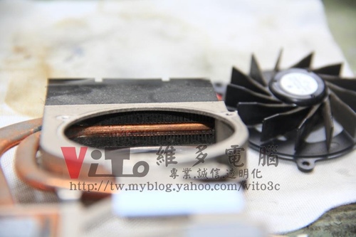(筆電維修)華碩 ASUS W7SG 顯卡9300MG過熱故障~開機花屏或無畫面~升級溫控型顯卡維修實例