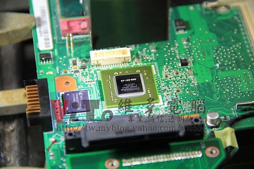 (筆電維修)華碩 ASUS F6S 開機沒畫面~開機沒反應~開機黑屏~外接螢幕正常~9300M G顯卡故障通病維修實例